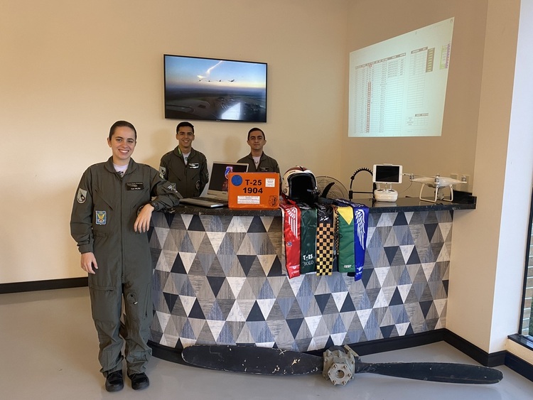 2 edicao hangar 2EIA 54